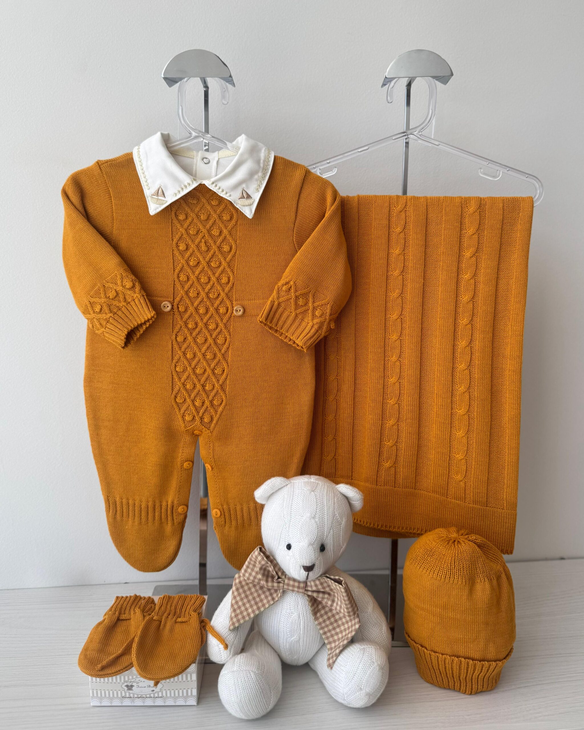 Saída Maternidade Macacão Pelotas Mostarda