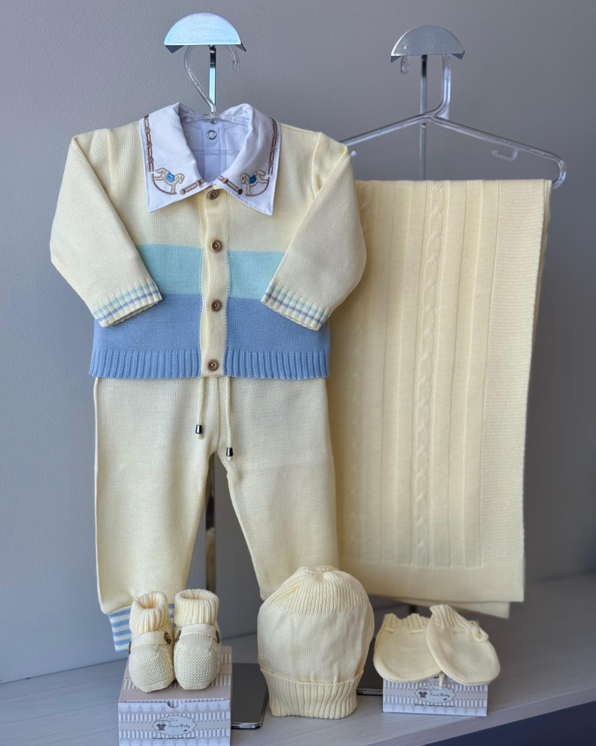 Saída Maternidade Calça e Casaco Amarelo