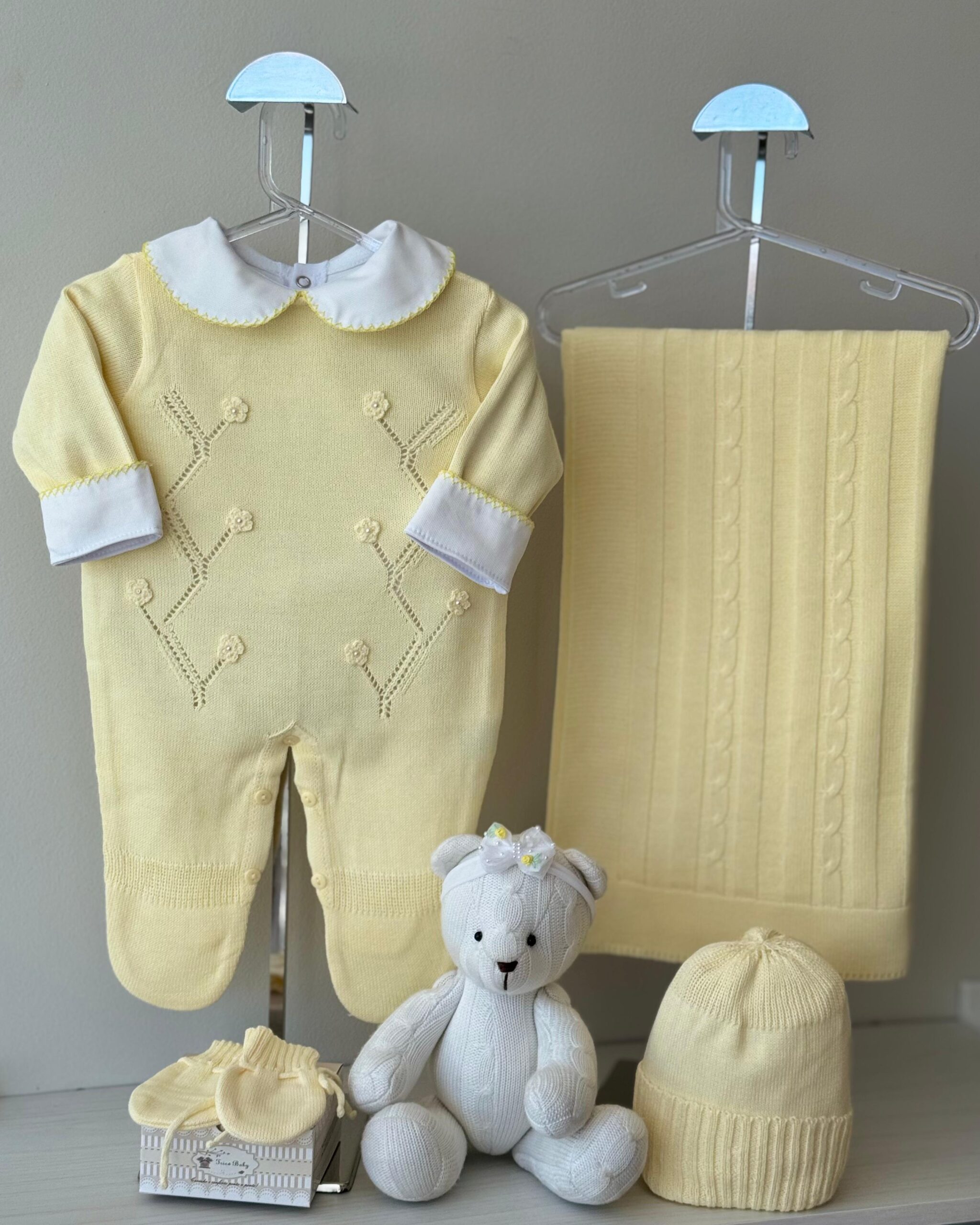 Saída Maternidade Macacão Crochê Amarelo