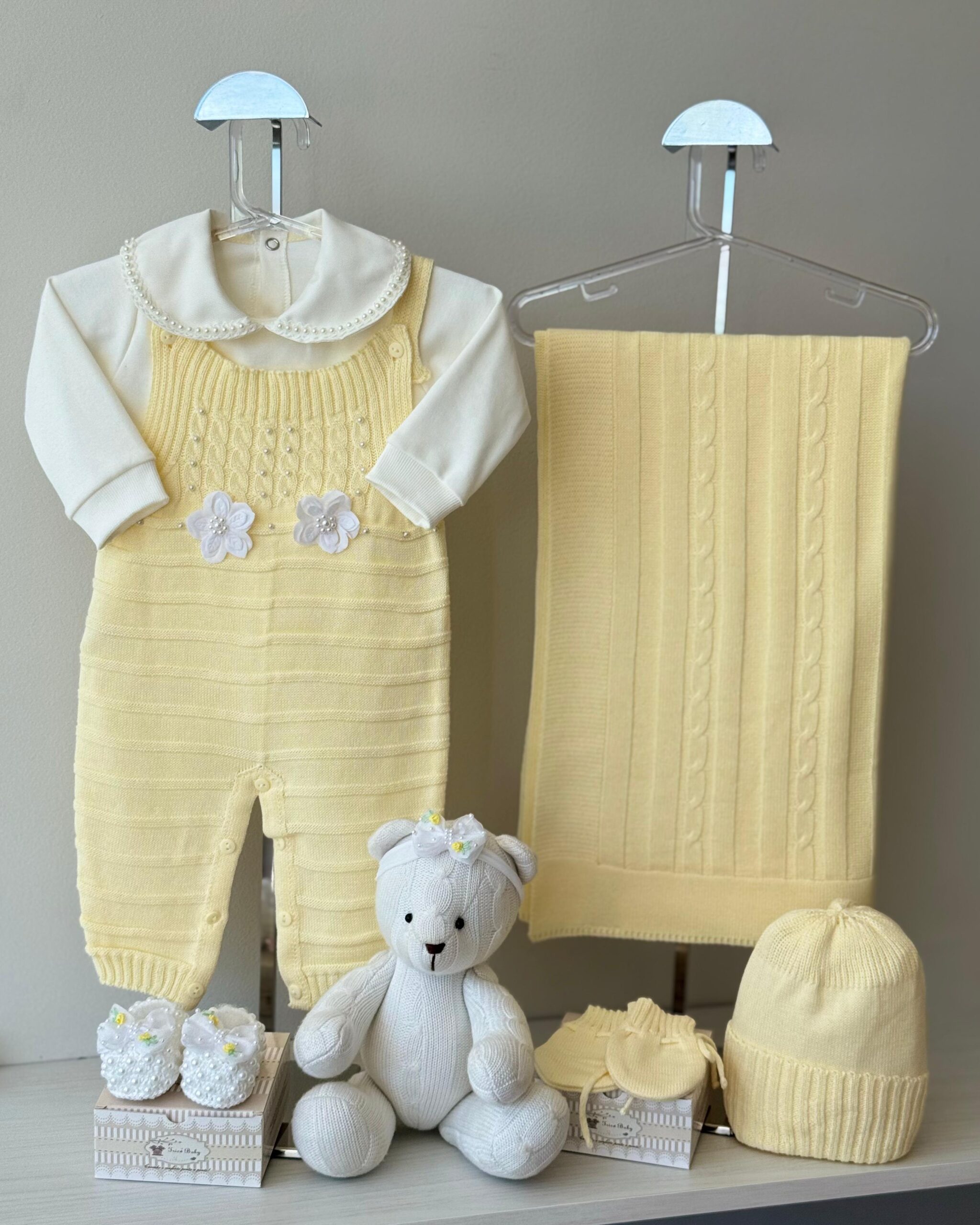 Saída Maternidade Jardineira Flor Amarela 7pçs