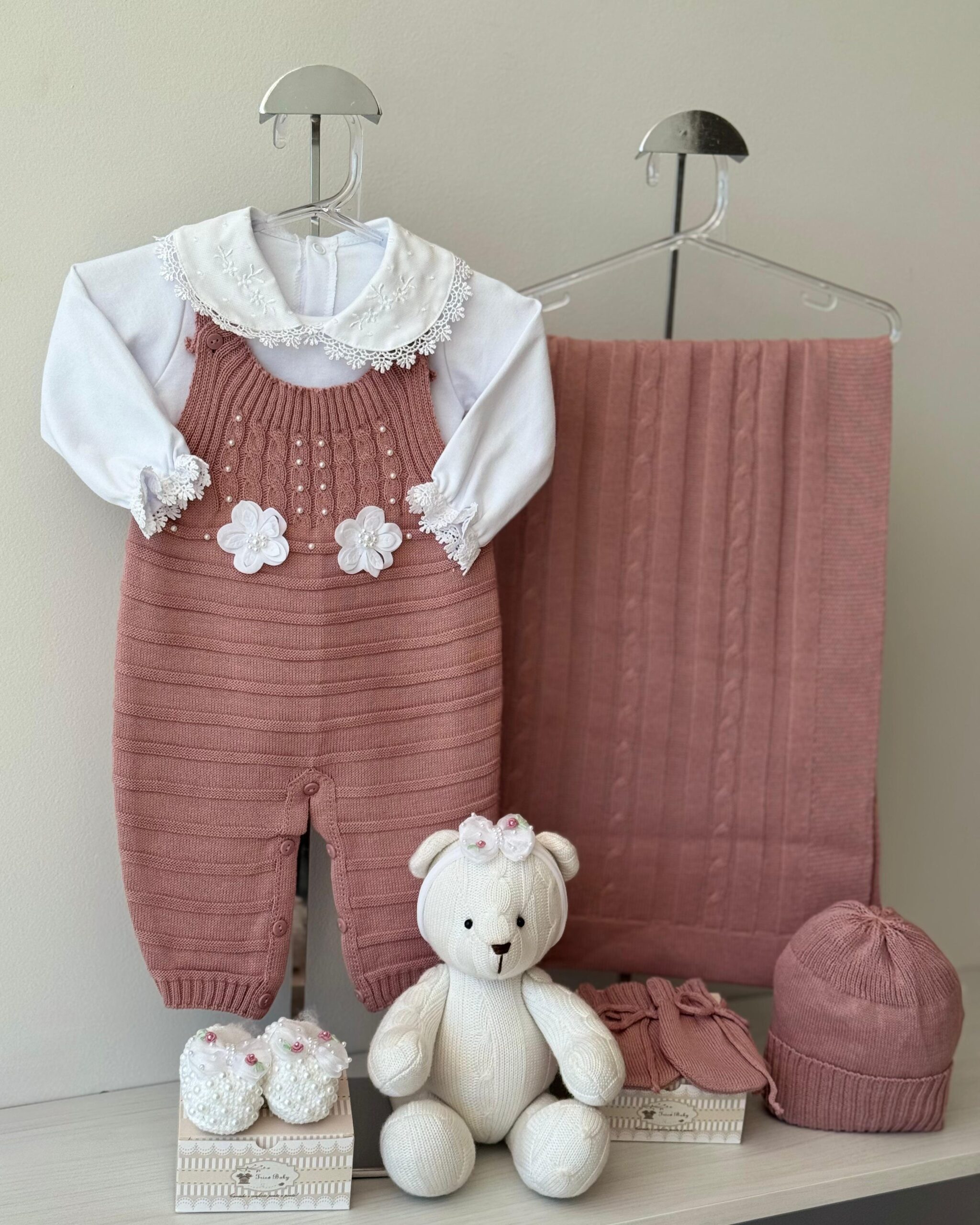 Saída Maternidade Jardineira Flor Rosê