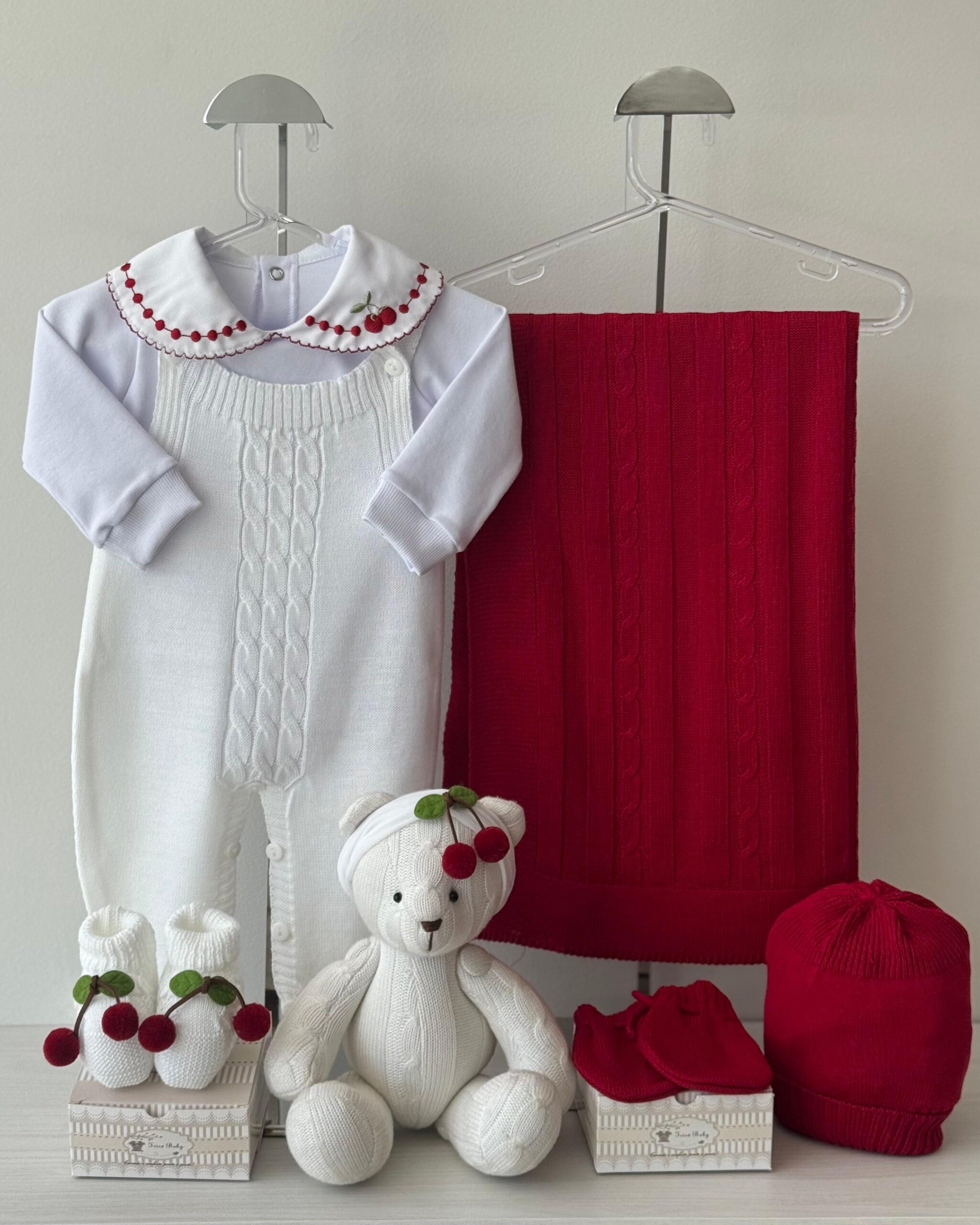 Saída Maternidade Jardineira Trança Branca