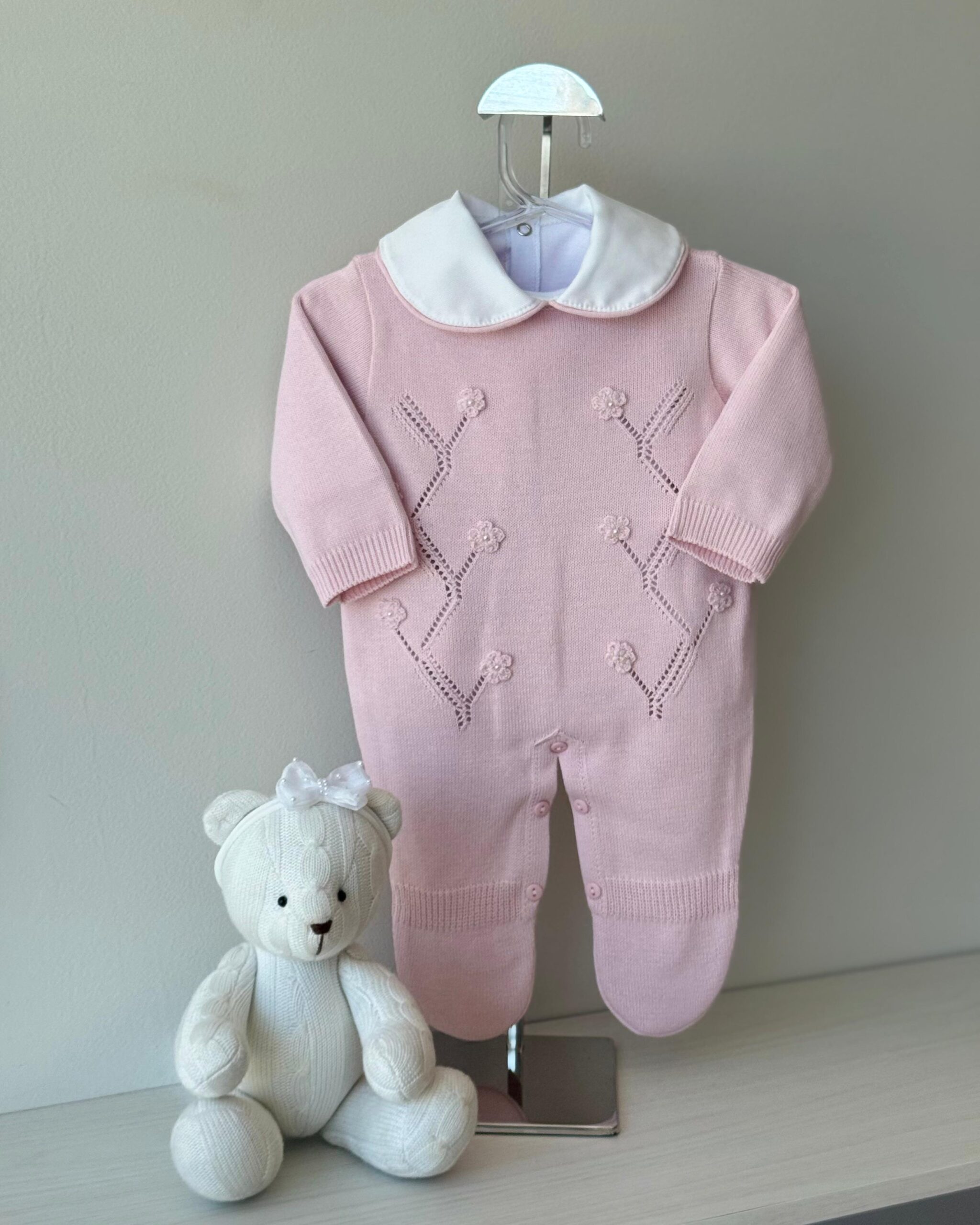 Macacão Flor de Crochê Rosa Pupurri