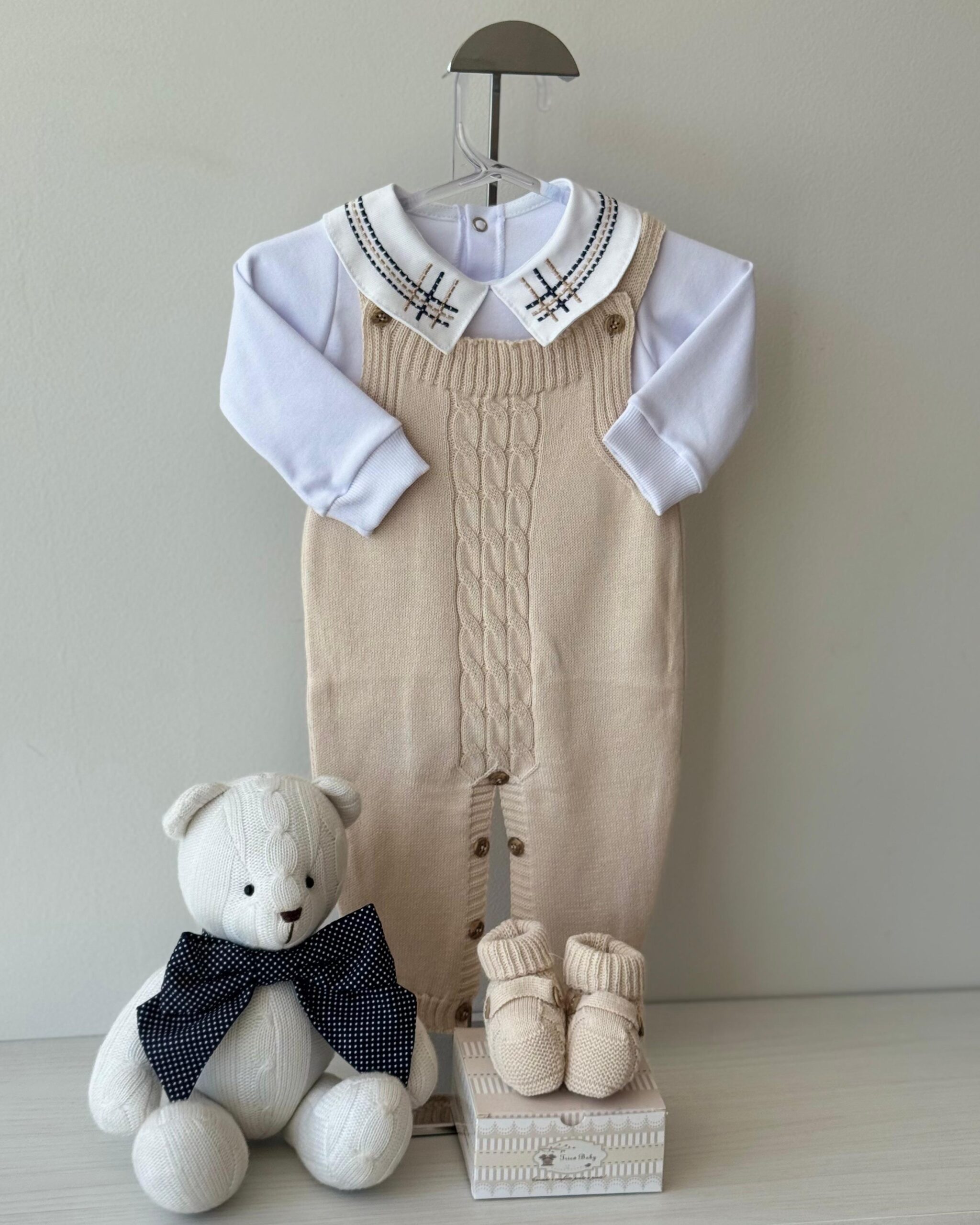 Jardineira Trança Dunas + Body + Sapatinho