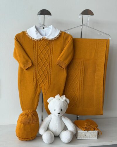 Saída Maternidade Macacão Encanto Mostarda