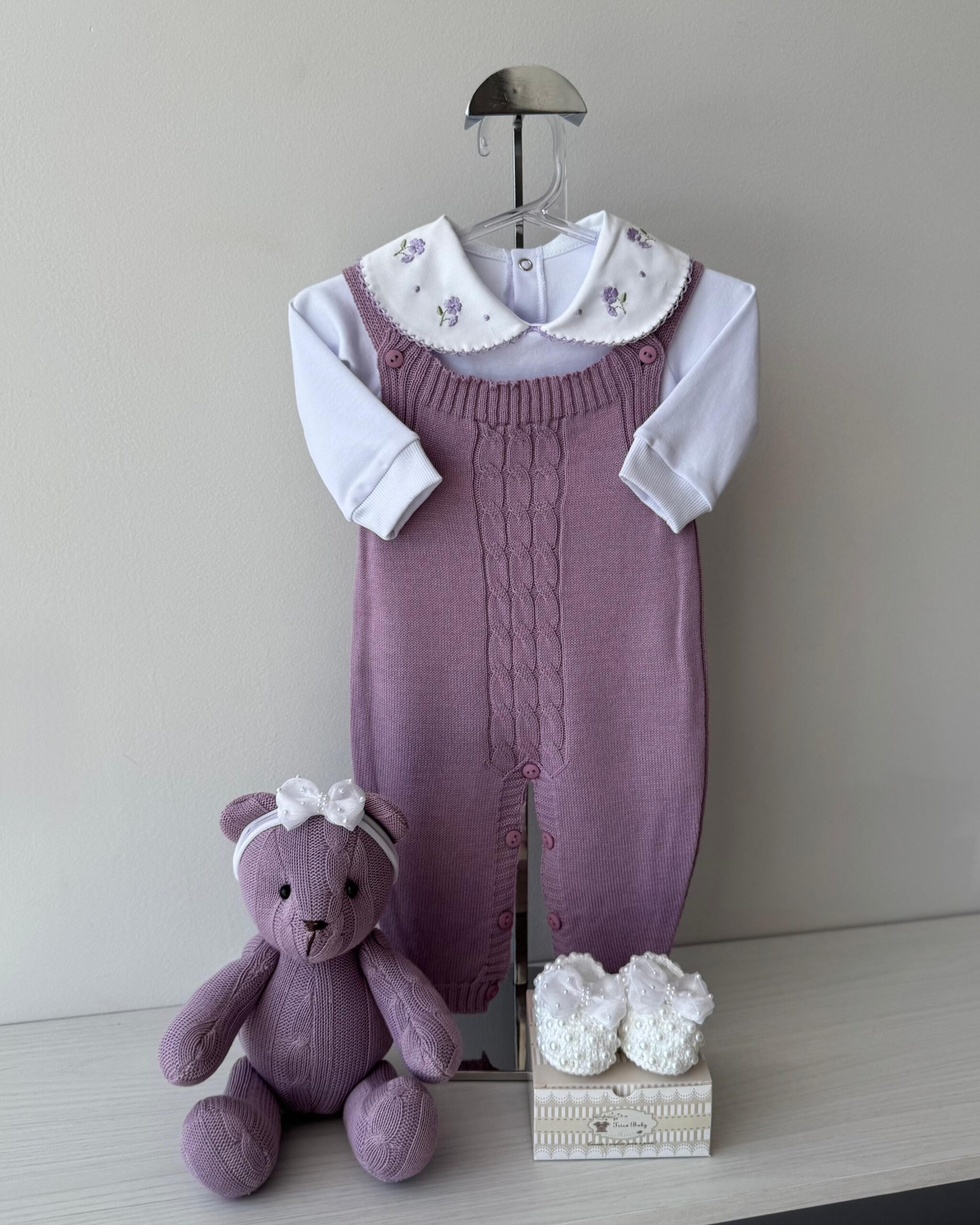 Jardineira Lilás + Body + Sapatinho +Faixa