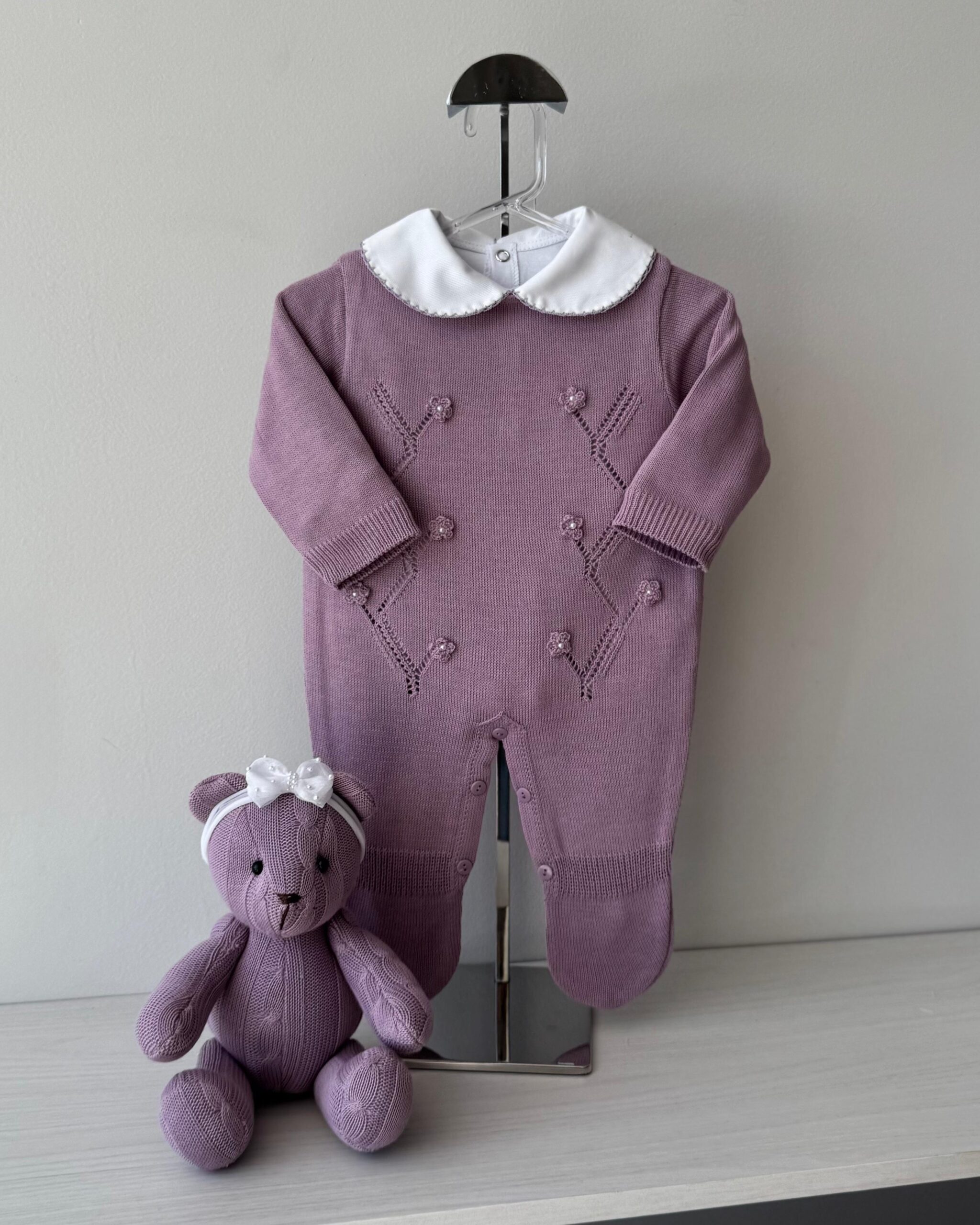 Macacão Flor de Crochê Lilás + Body
