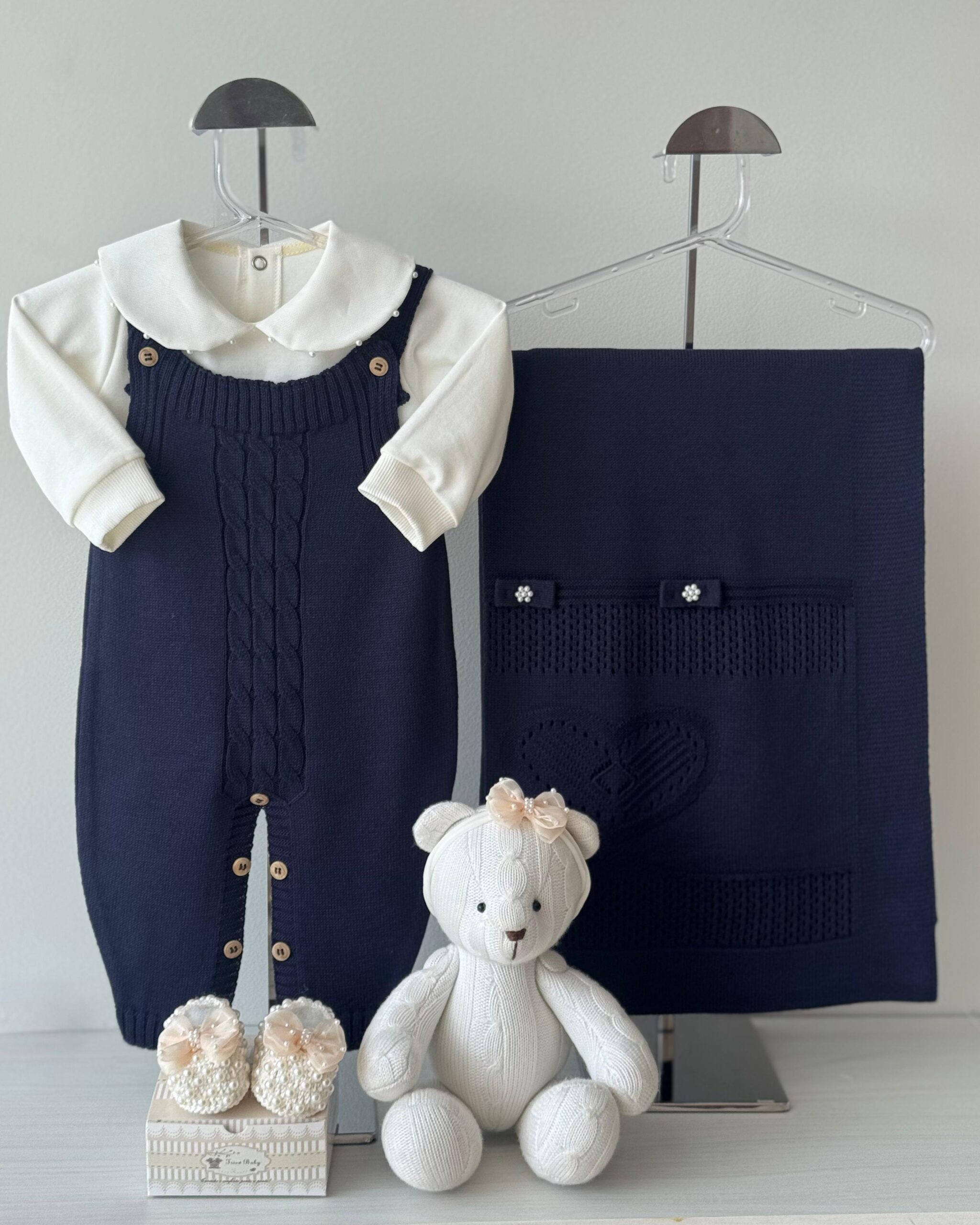 Saída Maternidade Jardineira Trança Azul Marinho