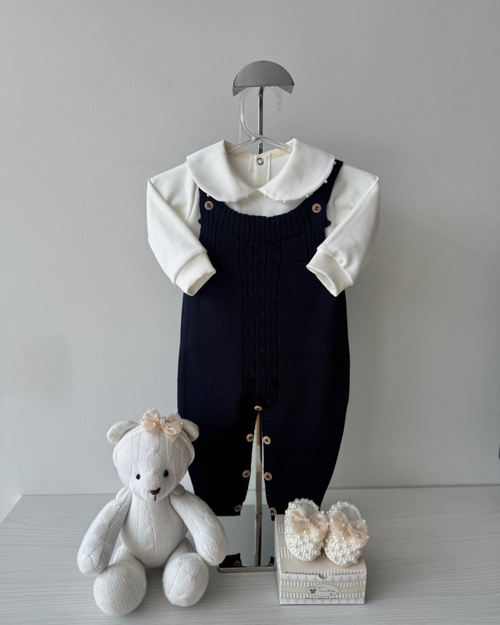 Jardineira Trança marinho + Body +Sapatinho + Faixa